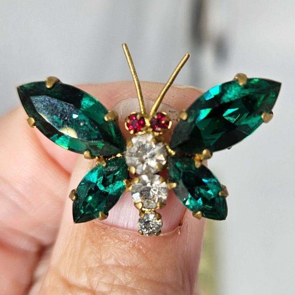 Vint 1950s Austria Brooch Pin Butterfly Green Crystal Rhinestones Red Eyes Gold - Picture 2 of 7